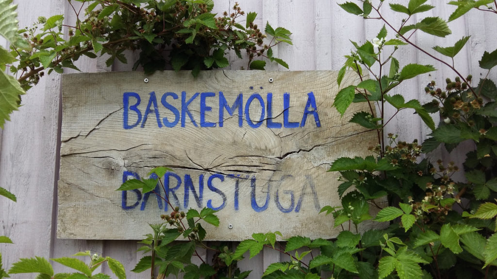 Die Baskemöller Barnstuga liegt an der Südküste Schwedens